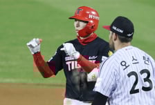 [포토] 김호령 '스치면 안타가 되는 시기'