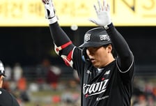 '11:5→11:11→14:11' KT 창단 첫 개막 4연승! '유일 무패' 단독 선두 '4G 40득점 폭발'... 한화는 2연패 [대전 현장리뷰]