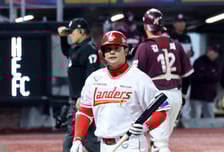 [포토] '8회말 삼진으로 물러나는' 김재환