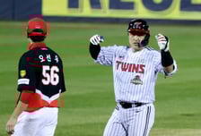 [포토] 박동원, 주자일소 쐐기 2타점 2루타