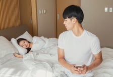 18살 어린 여직원에 "다음주에 술?"...40대 남편 '수상한 메시지'