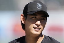 '충격' 이정후, 타율 1할 복귀라니! '3안타' 기세 잇지 못한 침묵→안타 확률 52% 타구 잡은 호수비 돋보여