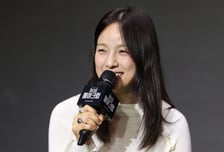 이효리 "동의없이 손잡고 몸 만지지 마세요"…요가원 공지, 왜