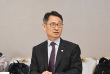 정부 "외환시장, 투기적 거래행태 관찰…단호히 대응할 것"