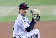 [포토] 웰스 'LG 유니폼 입고 첫 선발'