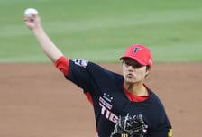 [포토] 김태형 '과감한 승부'