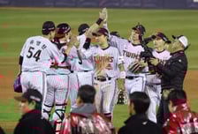 [포토] 박해민 '오늘부터 연승이다'