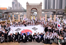 "솔직히 한국, 일본이 키웠잖아요"...황당 주장에 누리꾼 '공분'
