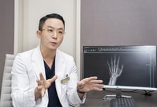 환자 깬 상태서 '손 수술' 4천건…실시간 피드백에 결과·회복 속도 ↑