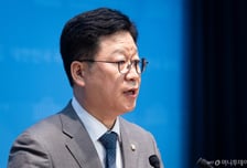 '금품제공 의혹' 김관영 제명 가처분 신청…與 "인용 쉽지 않을 것"