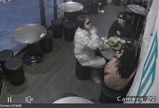 "8만원 먹튀범들 못 잡으면 얼굴 공개"…식당 사장, 경찰에 분노한 이유