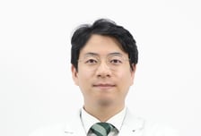 "엄마아빠, 집 안이 가장 위험해"…노인들 낙상 사고 '여기'가 1위라니