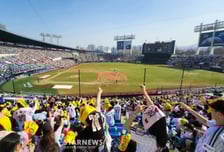 프로야구 개막은 꼭 토요일이어야 할까, 다른 선택지도 있다 [류선규의 비즈볼]