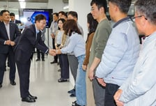 박윤영 KT 대표, 첫 지역 일정은 '광주행'…"단단한 본질 갖춘다"