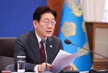 '피크시간대 노인 무임승차 제한' 떠안은 국토부…부담 속 신중모드