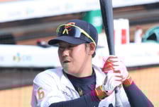 [포토] 하주석 '배트 짧게, 출루가 우선'