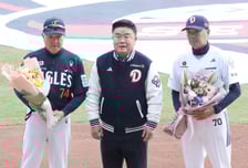 [포토] 김태룡 단장 '꽃보다 달감독 꽃보다 어린왕자'