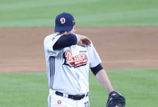 [포토] 플렉센 '등이 이상해'