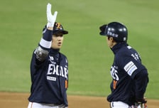 [포토] 하주석 '오늘 콘셉트는 맹타'