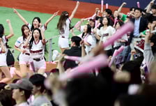 [포토]'개막전 승리가 보입니다!' 키움 치어리더 용경아