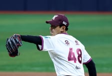 [포토]'알칸타라 이어 등판한' 유토