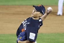 [포토] 윤산흠 '똘망 역투'