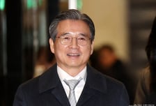 기존 문법과 다르다…靑 정책실장의 '대국민 페북 소통법'