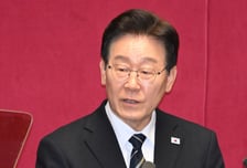 李대통령 "추경, 지방 재정부담 증가? 말 안돼…초보 산수"