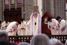 부활절 맞아 곳곳서 미사·예배…"분열 넘어 화합과 사랑으로"