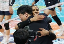 [포토] 실바-이영택 '뜨거운 포옹'