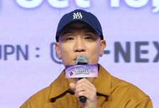 '힙합 대부' 개코 부친 별세…BTS 제이홉·에픽하이 근조화환 애도