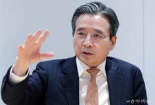 이 대통령 '폭풍 트윗' 그때부터...정책실장도 SNS 등판, '해설사' 자처