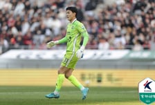 공만 잡아도 쏟아진 '거센 야유'... 인천 물병투척 '악연' 백종범 "제가 받아들여야죠" [인천 현장]