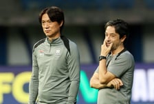 "포백으론 월드컵 강팀 상대 못 버텨"... '홍명보호 실질적 전술가' 아로소 코치가 밝힌 '스리백 도입' 이유