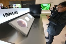 전쟁 공포 뚫고 19만전자..."내일 역대급 실적" 외국인도 돌아올까