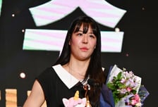 '국보 센터' 박지수 대기록, 통산 5회 정규리그 MVP 수상... 현역 공동 1위 등극 [WKBL 시상식 현장]