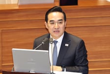 野 "중국 추경"…정부 "방파제 쌓는 심정으로 편성, 허위사실 대응"