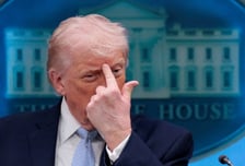 트럼프 "핵 가진 김정은 옆에 미군 보냈는데"…또 한국 찍어 불만 표출