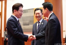 李대통령, 장동혁 만나 "'고유가 지원금' 현찰 나눠주기?…과한 표현"