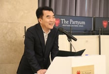 [더벨]오션인더블유 "원영식 회장 디딤씨앗통장 적립금 지원"