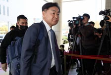 '금품제공 논란' 김관영 제명 효력정지 가처분 심문…"법정서 소명"