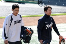 [포토]'우리가 든든하게 중심을 잡자!' 채은성