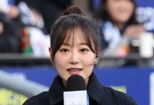 [포토] 김혜빈 아나운서 '패딩 다시 꺼냈어요'