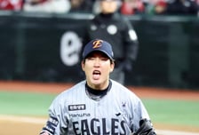 [포토]'류현진 이어' 7회말 무실점 역투한 박상원의 환호