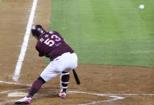 [포토] 최주환 '이 자세로 1타점 희생 플라이'