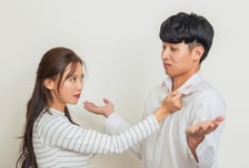 "상간녀는 승무원, 사정해도 불륜짓" 절망한 아내에..."몸만 나가"
