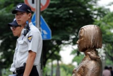 '소녀상 말뚝 테러' 일본 정치인, 30번째 재판 불출석…14년째 공전