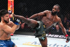 '前 UFC 밴텀급 챔피언' 스털링, 페더급까지 정복 나선다... 랭킹 7위 잘랄과 맞대결