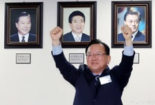 조국, 김부겸과 통화..."대구서 반드시 승리하시길, 힘 보태겠다"