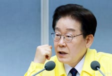 '유가 고공행진'에 화물·물류 현장 찾은 李 "대출 지원 검토해 보라"